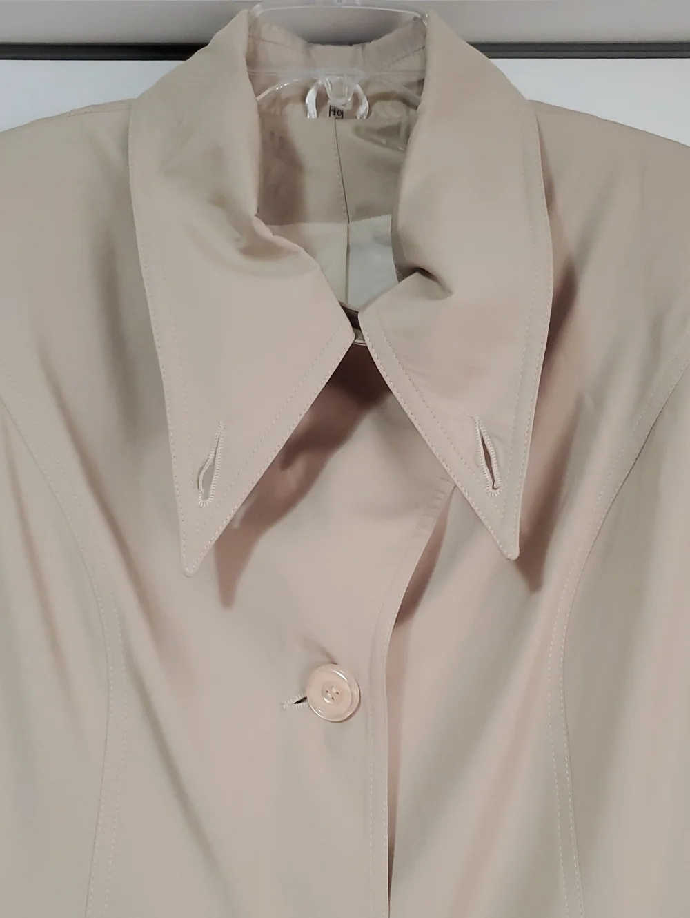 Women's Modern Style Belted Trench Coat. Size M